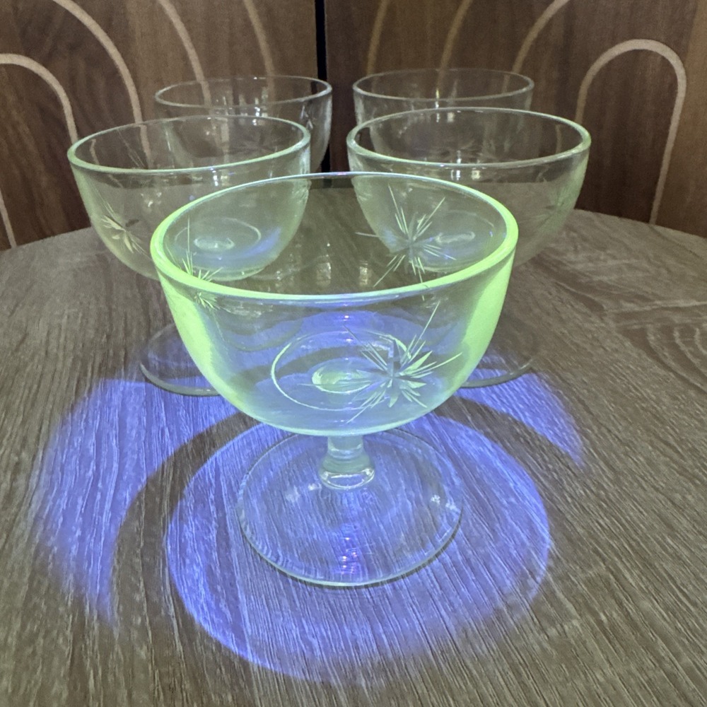 Vintage Starburst Etched Coupe Champagne Glasses Set of 5 MCM Dessert Sherbet